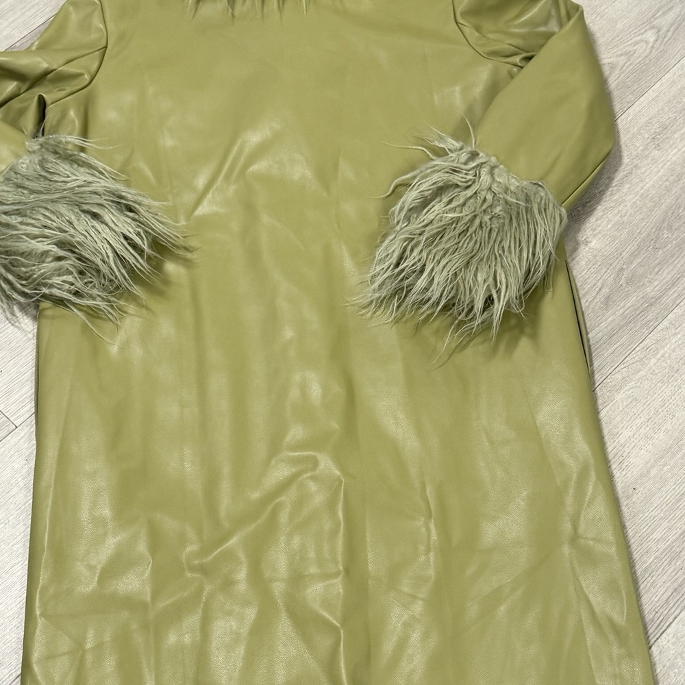 Isalis Faux Green Leather Trench Coat With Fur Collar Cuffs Foxy Y2K NWOT M/LG - Picture 11 of 12